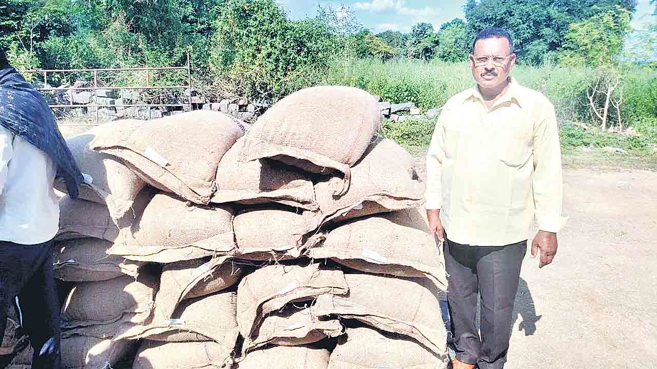 హలో.. మీ సోయాలు తీసుకెళ్లండి..