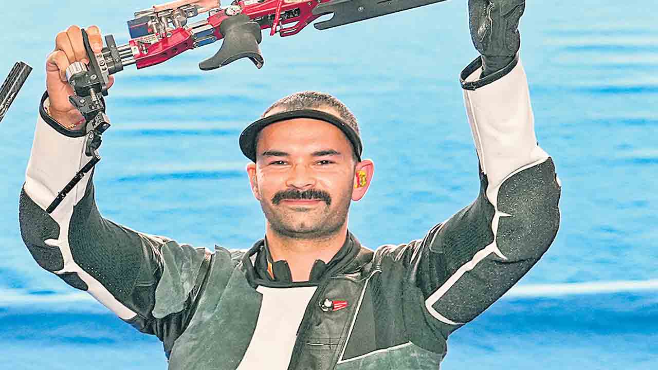 అఖిల్‌కు కాంస్యం