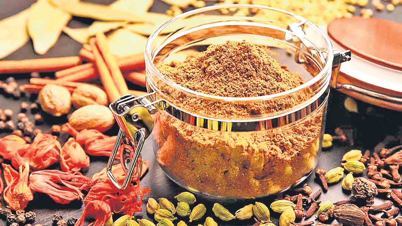 పెరటి తోటలో పోపుల పెట్టె!