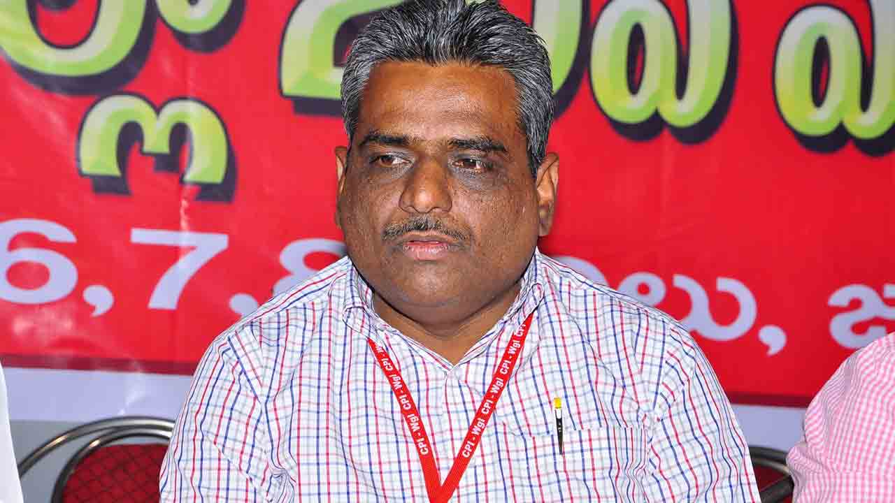 ఫీజు బకాయిలు ఒకేసారి విడుదల చేయాలి