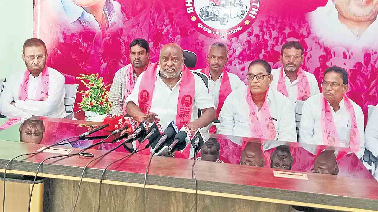 ఆదిలాబాద్‌ పత్తికి గుజరాత్‌ ధర కల్పించాలి