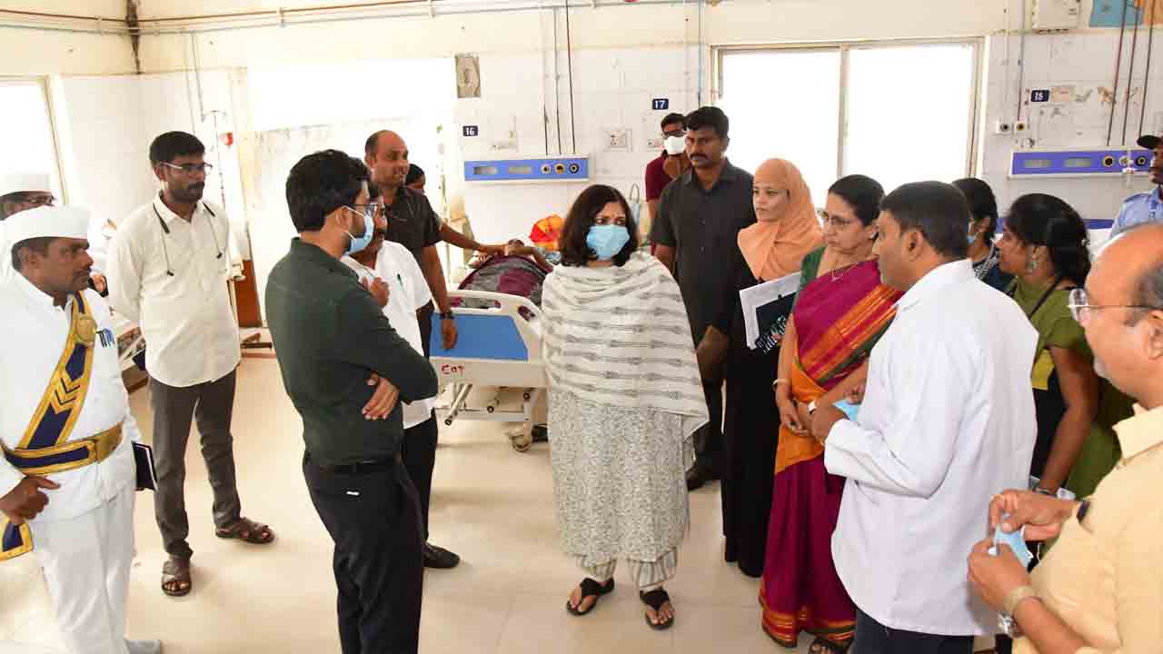 పరిసరాల పరిశుభ్రత తప్పనిసరి