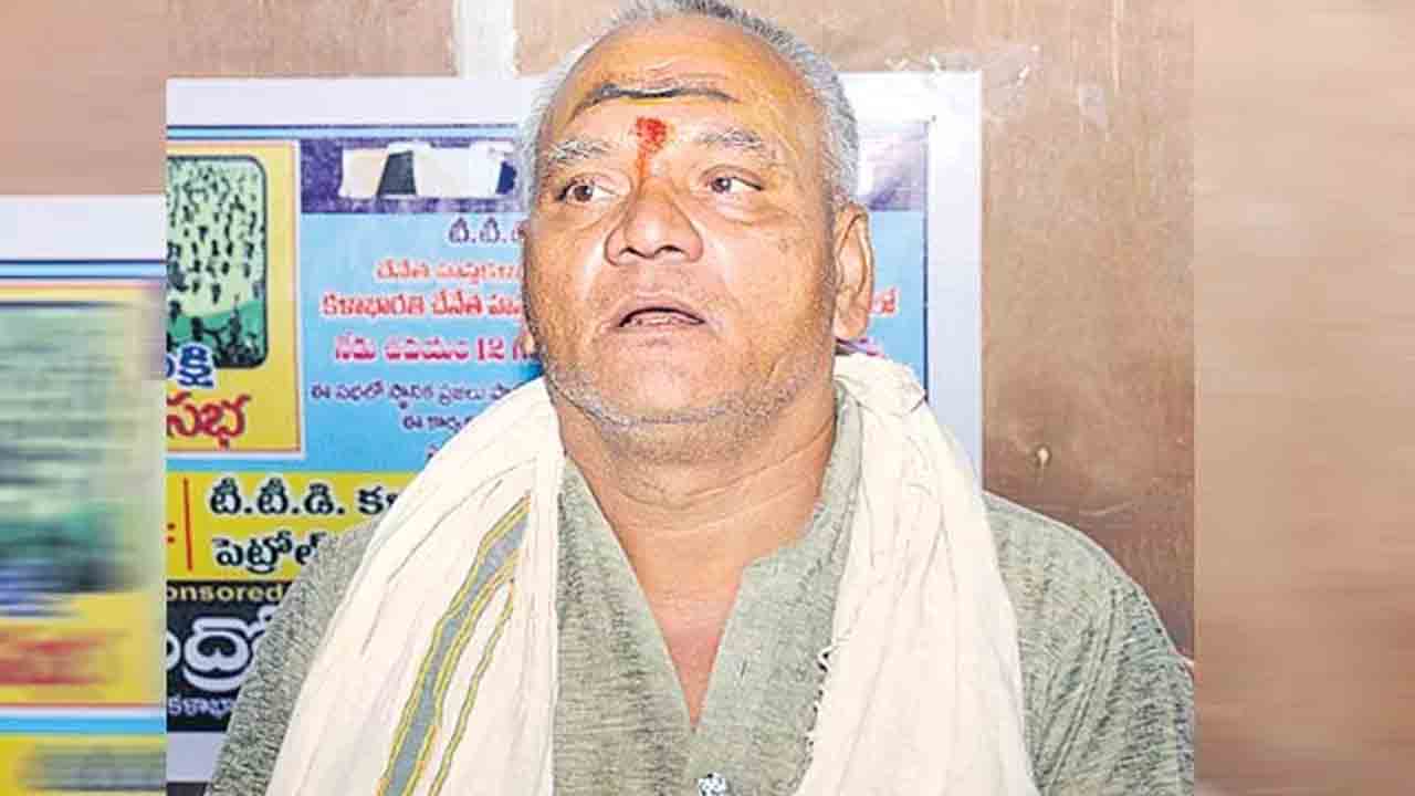 ఆలయాలపై అధికారుల పెత్తనం తగదు