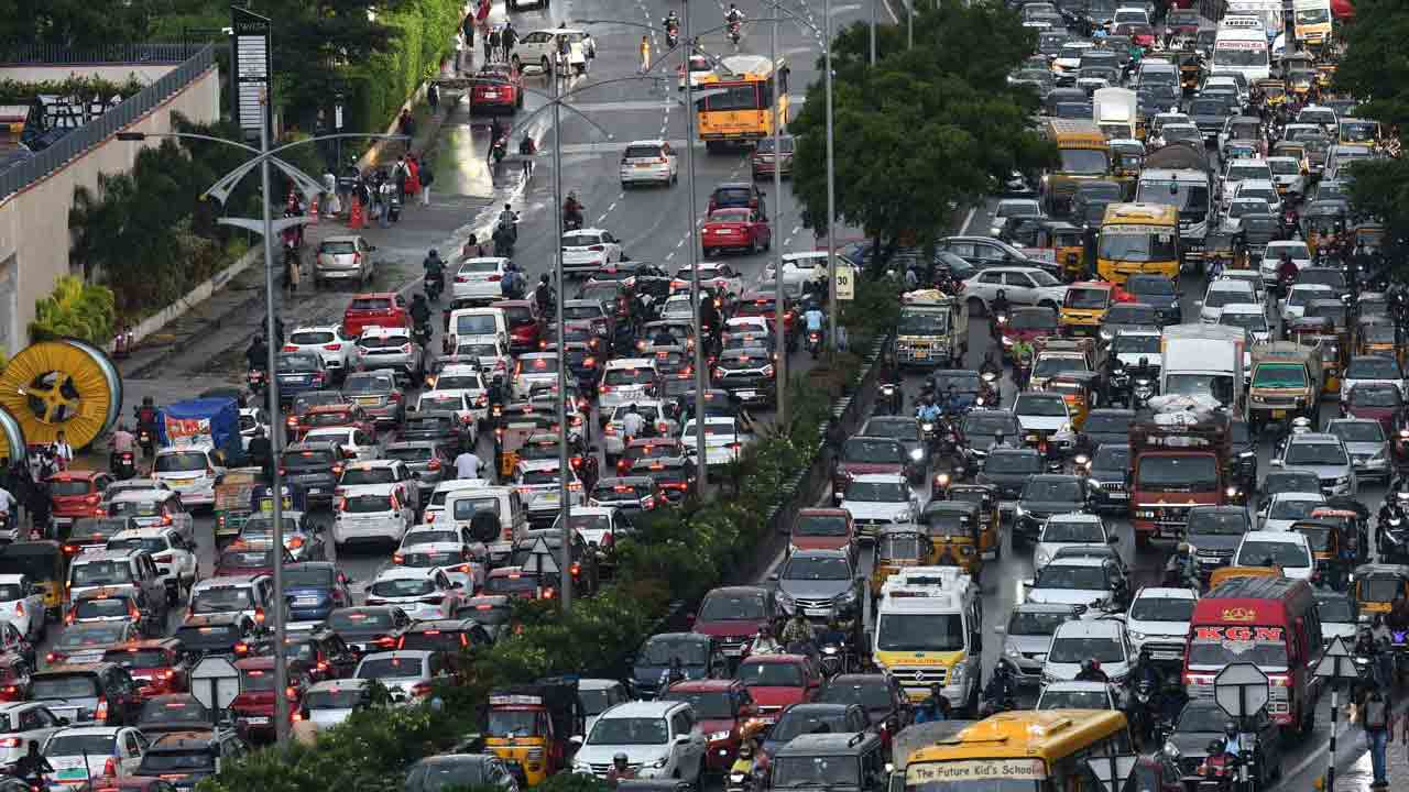 Gachibowli Flyover | రాత్రి 11 నుంచి ఉదయం 6 గంటల వరకు గచ్చిబౌలి ఫ్లై ఓవర్‌ మూసివేత.. ఎందుకంటే?