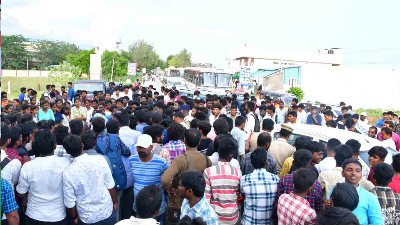 సర్కారుకు మా సమస్యలు పట్టవా..