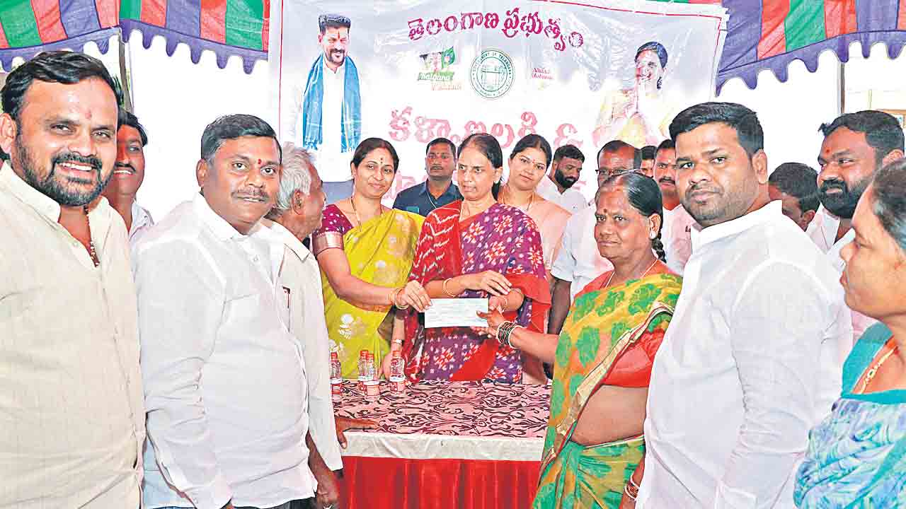 ప్రభుత్వ భూములు కబ్జాకు పాల్పడితే చర్యలు