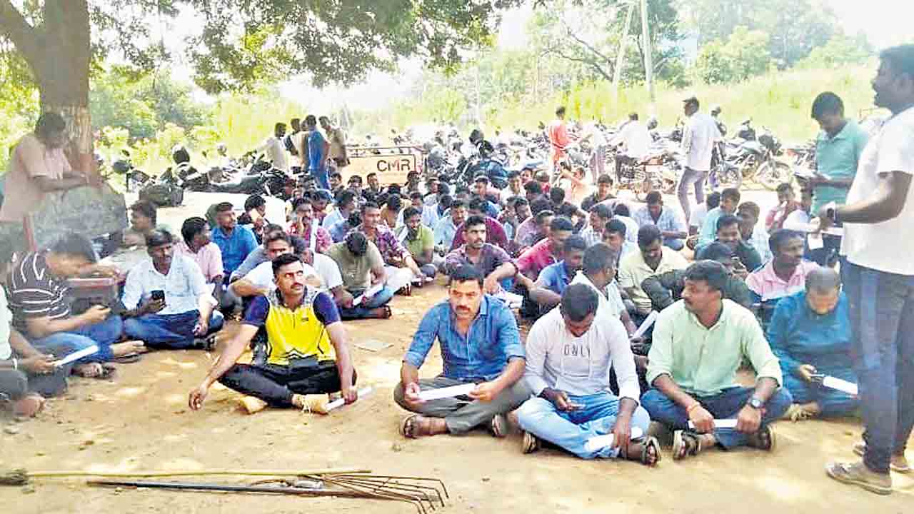 10 మంది పోలీసులు డిస్మిస్‌