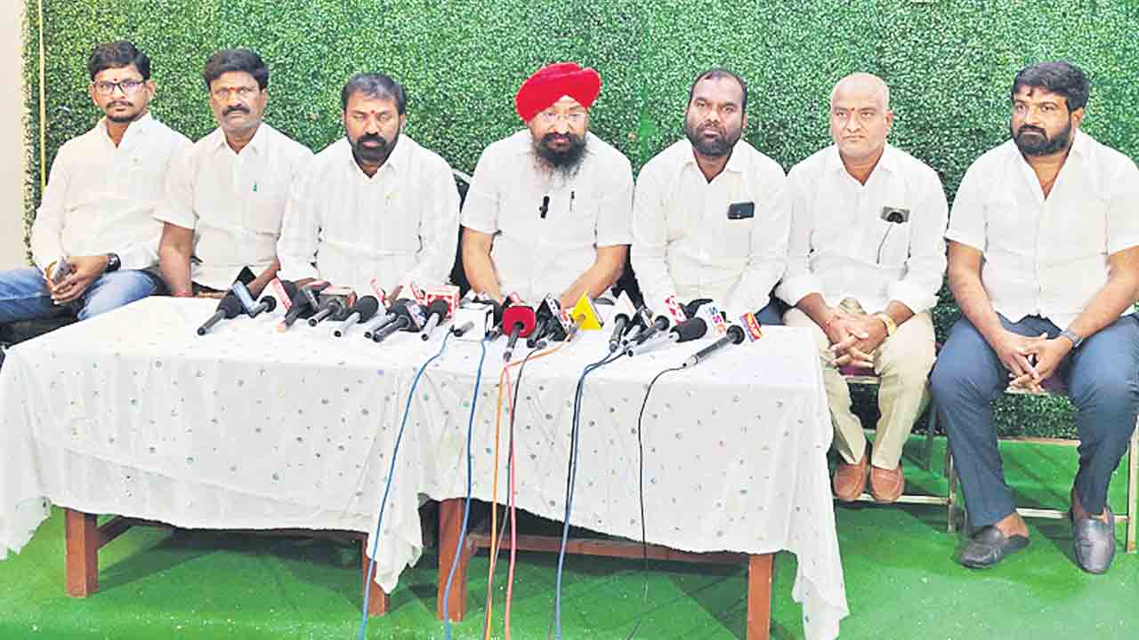 రేవంత్‌ కక్షసాధింపు రాజకీయాలు మానుకో