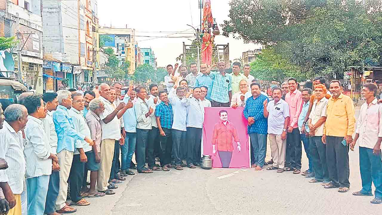 కేటీఆర్‌కు రుణపడి ఉంటాం