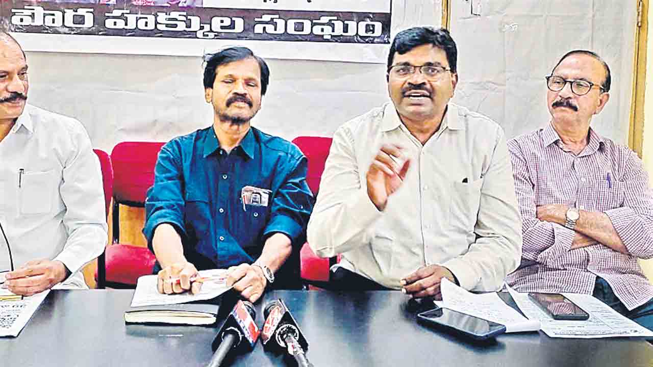 పోలీసుల సమస్యలు పరిష్కరించాలి