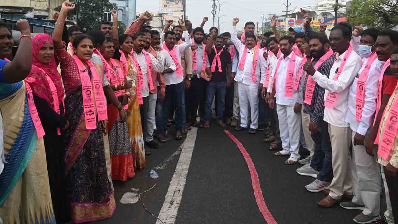 విద్యుత్‌ విజయం పై సంబురాలు