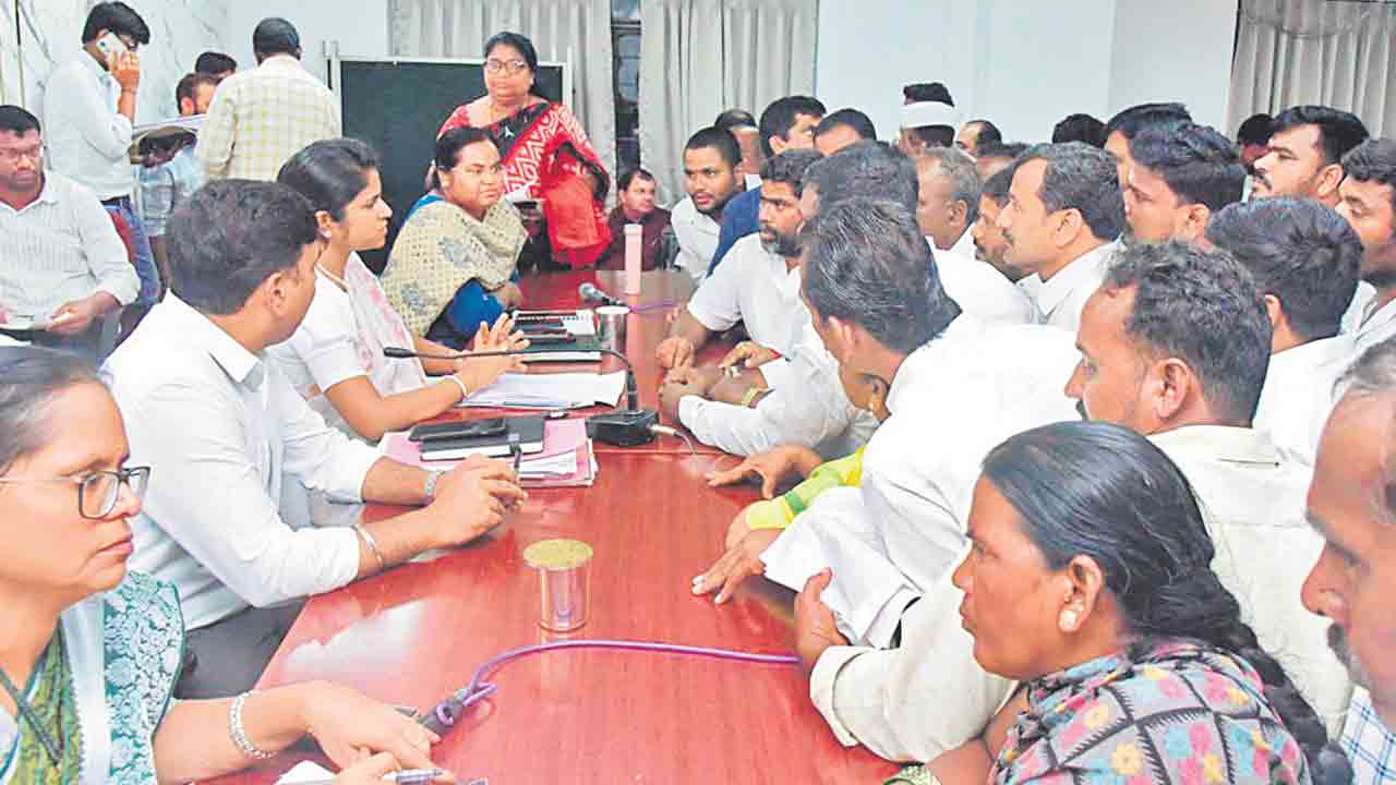 పెండింగ్‌ నిధులు విడుదల చేయాలి