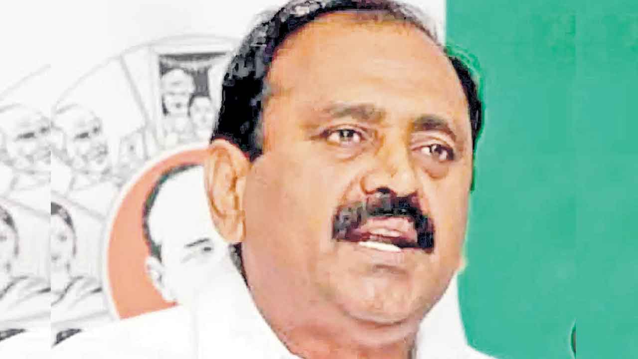 Bhumana Karunakar Reddy | పదవి ఉందని పెదవి జారితే.. అబద్ధాన్ని నిజం చేయాలని చూస్తే ఇలానే ఉంటుంది: టీటీడీ మాజీ చైర్మన్‌ భూమన