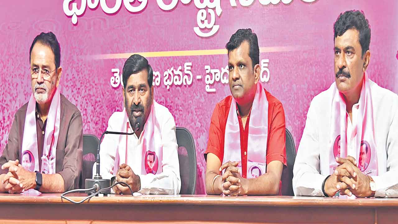 పోలీసుల సమక్షంలోనే కేటీఆర్‌ కాన్వాయ్‌పై దాడి: మాజీ మంత్రి జగదీశ్‌రెడ్డి