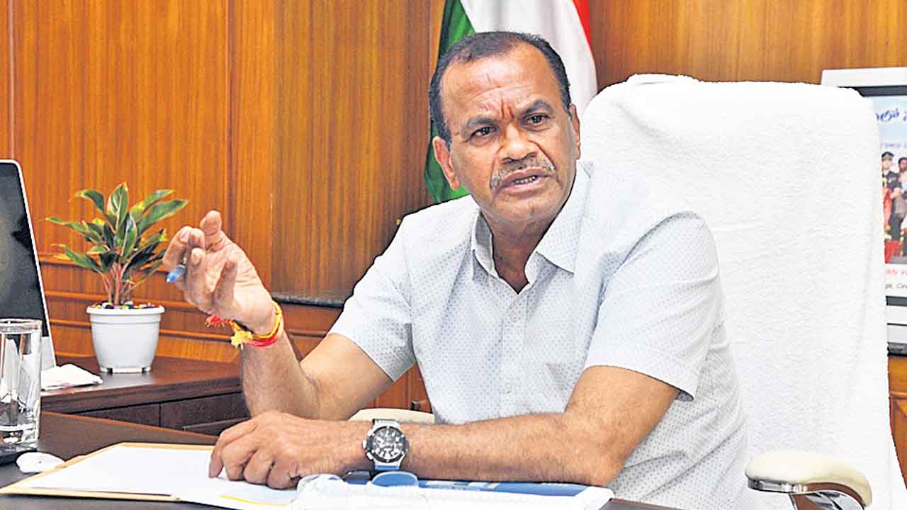 రజాకార్లతో పోరాడినట్టే..మూసీ వ్యతిరేకులతో పోరాటం: కోమటిరెడ్డి