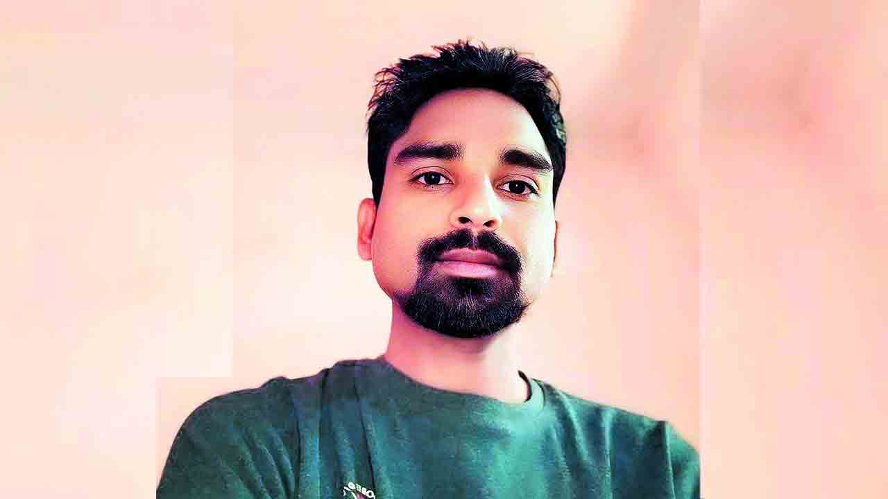 నాలుగు ఉద్యోగాలు సాధించిన అంబాల వాసి