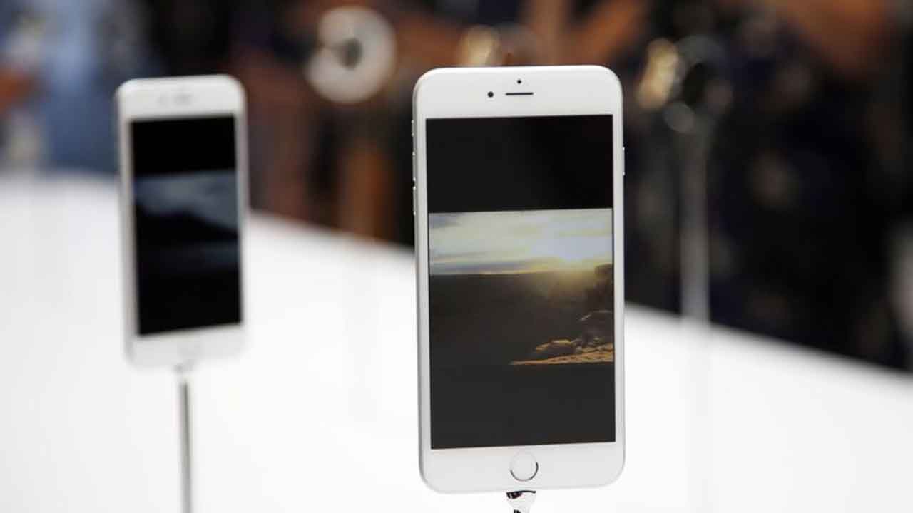 యాపిల్‌ మరో 4 స్టోర్లు