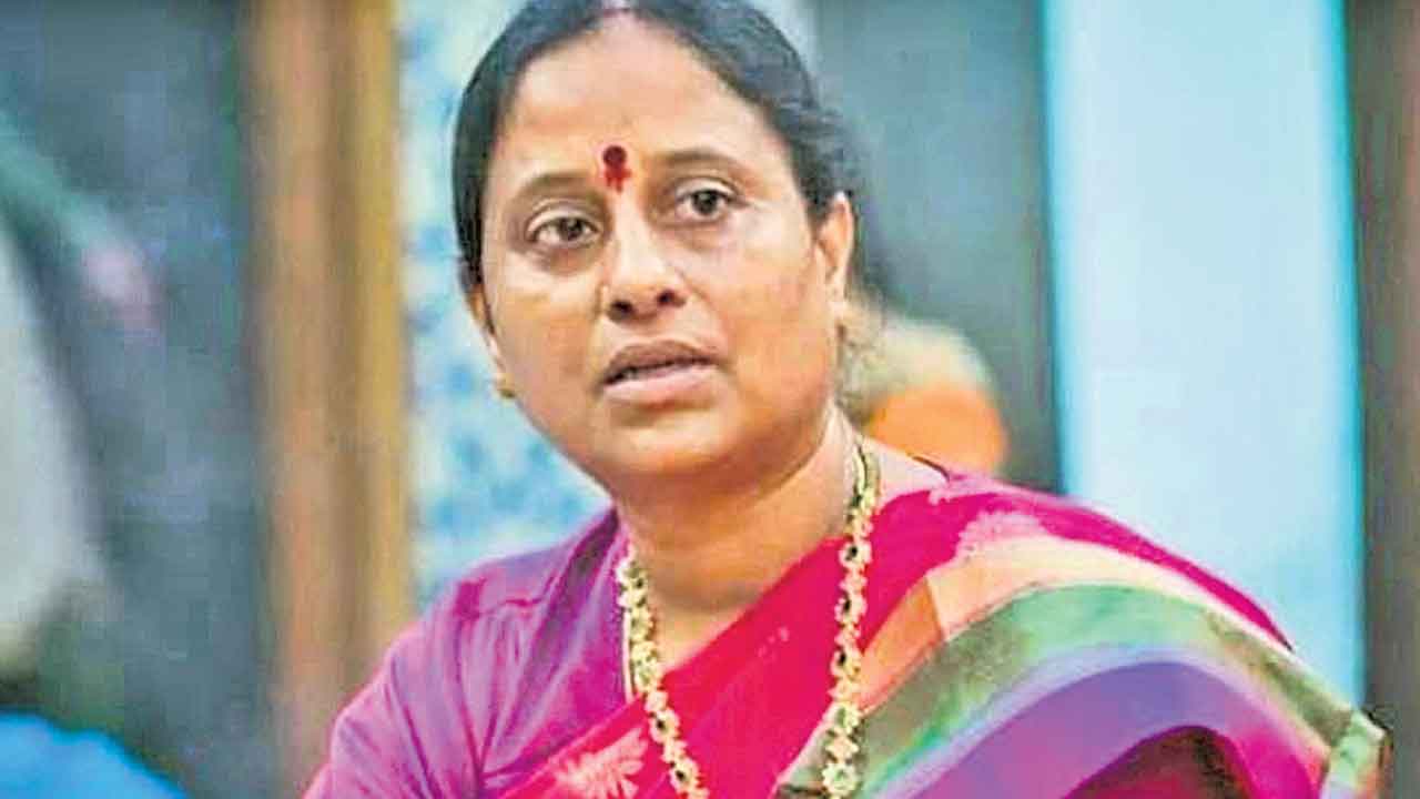 Konda Surekha | కొండా సురేఖపై ఓరుగల్లు ఎమ్మెల్యేల గుర్రు.. సొంత పార్టీ నేతలతోనే గొడవలపై ఆగ్రహం