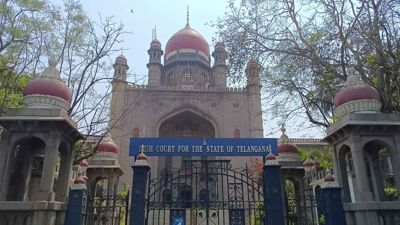 ఐఏఎస్‌లకు హైకోర్టులోనూ దక్కని ఊరట