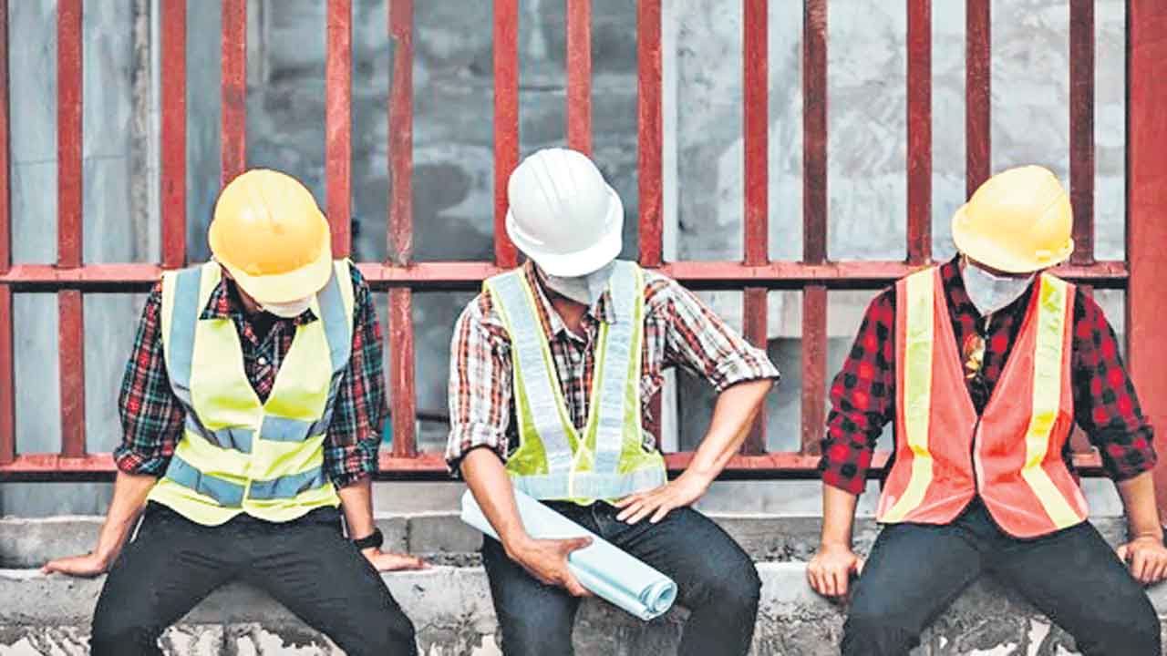 ఇంజినీరింగ్‌తో కొలువు కష్టమే!