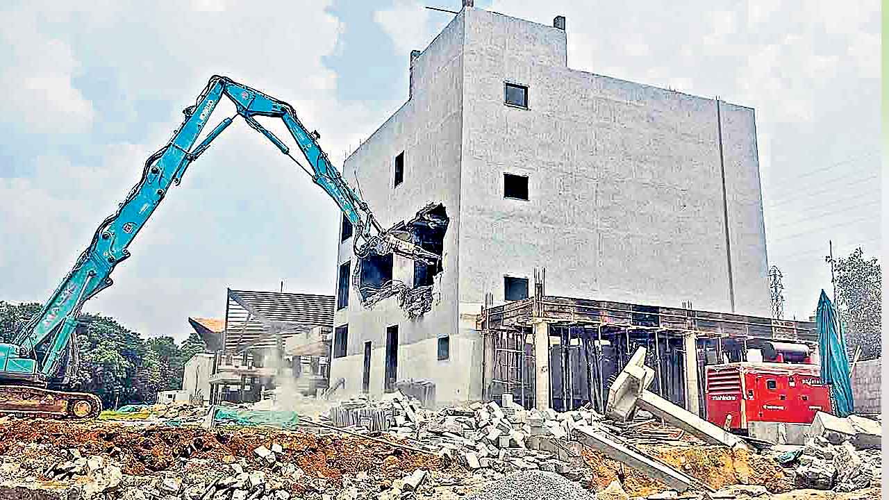 కొట్లాడటం మనకు కొత్తనా?