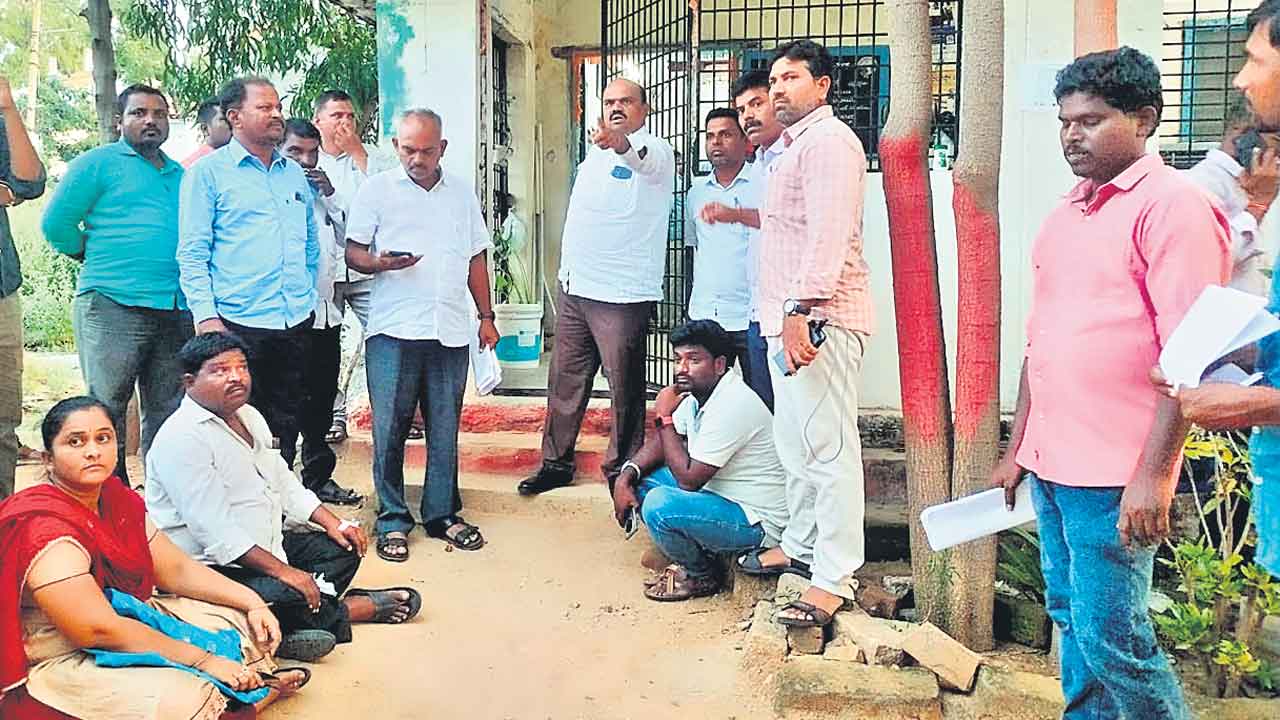 TG DSC | మొదటి ర్యాంక్‌ వచ్చినా ఉద్యోగం లేదు.. డీఎస్సీ అభ్యర్థుల ఎంపికలో చిత్రవిచిత్రాలు