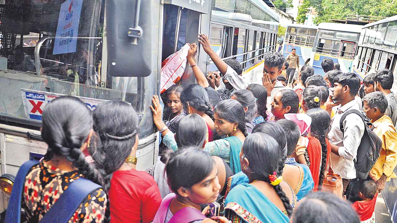 పెరిగిన దసరా ప్రయాణాలు