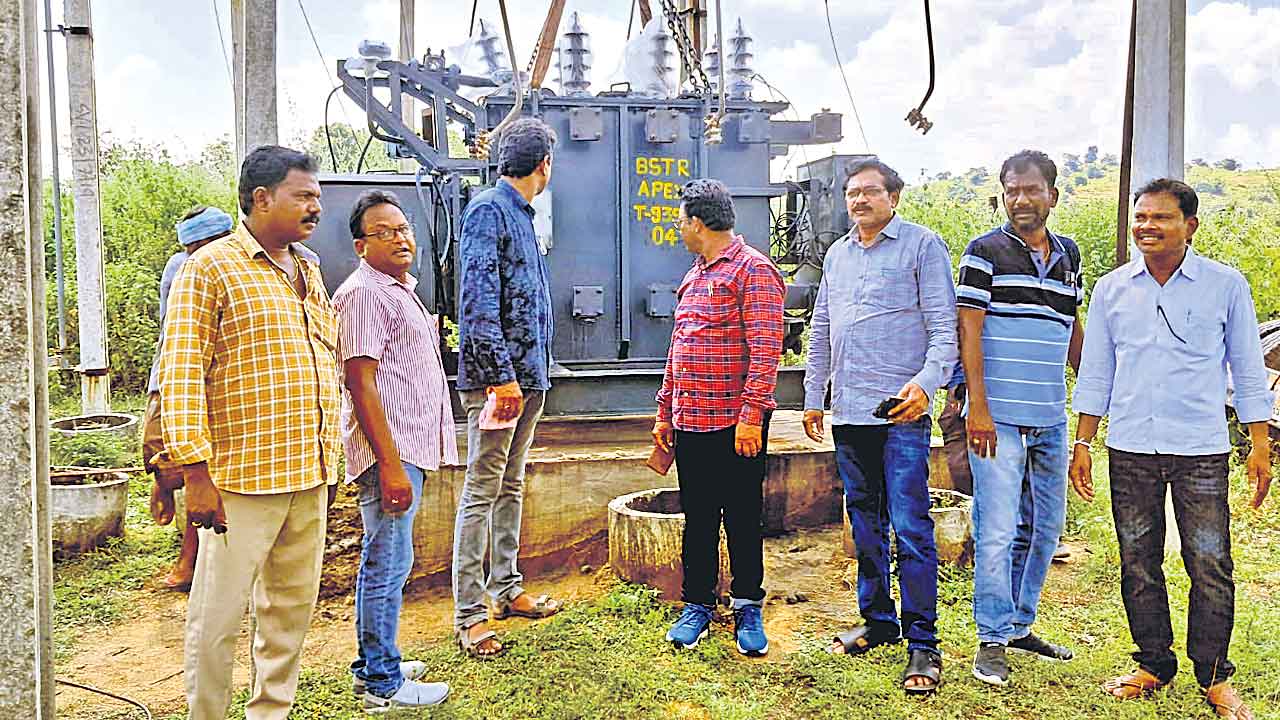 గుండాయిపేట సబ్స్టేషన్లో బూస్టర్ ఏర్పాటు