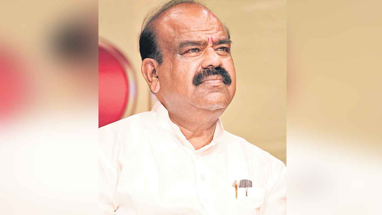 కాంగ్రెస్‌ బీసీ డిక్లరేషన్‌ బోగస్‌!: మధుసూదనాచారి