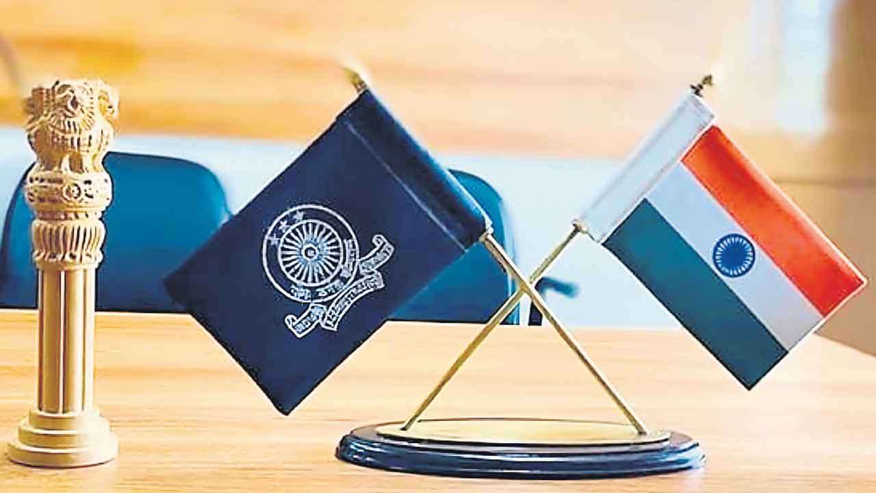 ఏడుగురు ఐఏఎస్‌లకు ఎదురుదెబ్బ.. సొంత రాష్ట్రాలకు వెళ్లాల్సిందేనని క్యాట్‌ ఆదేశం