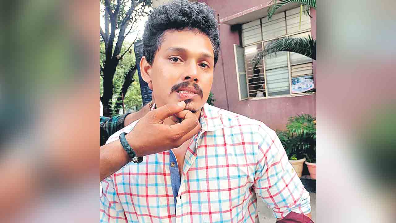 పొలిటికల్‌.. పోలీస్‌ మిలాఖత్‌!