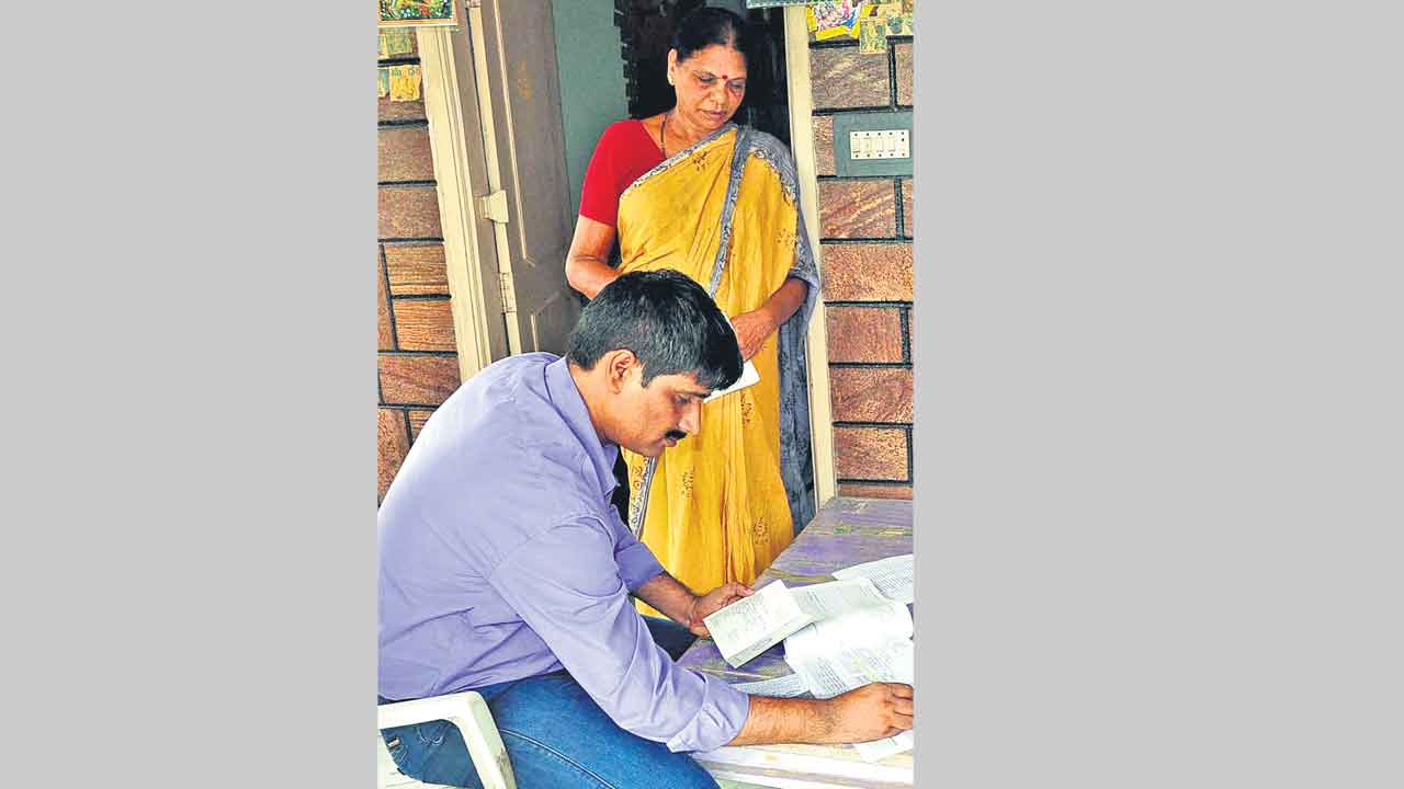 Caste Census | కుల సర్వేనా? కోతల సర్వేనా?.. సర్కారు కులగణనపై అనుమానాలు