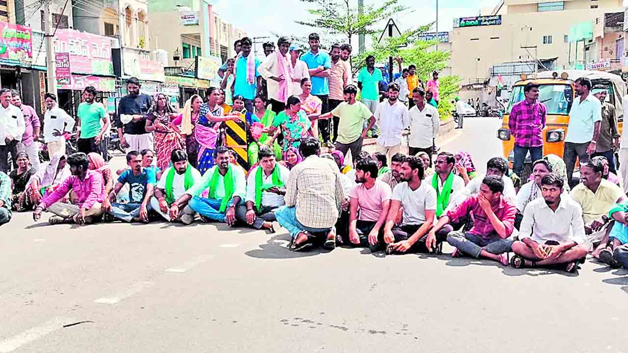 పాలకుర్తిలో ఉద్రిక్తం