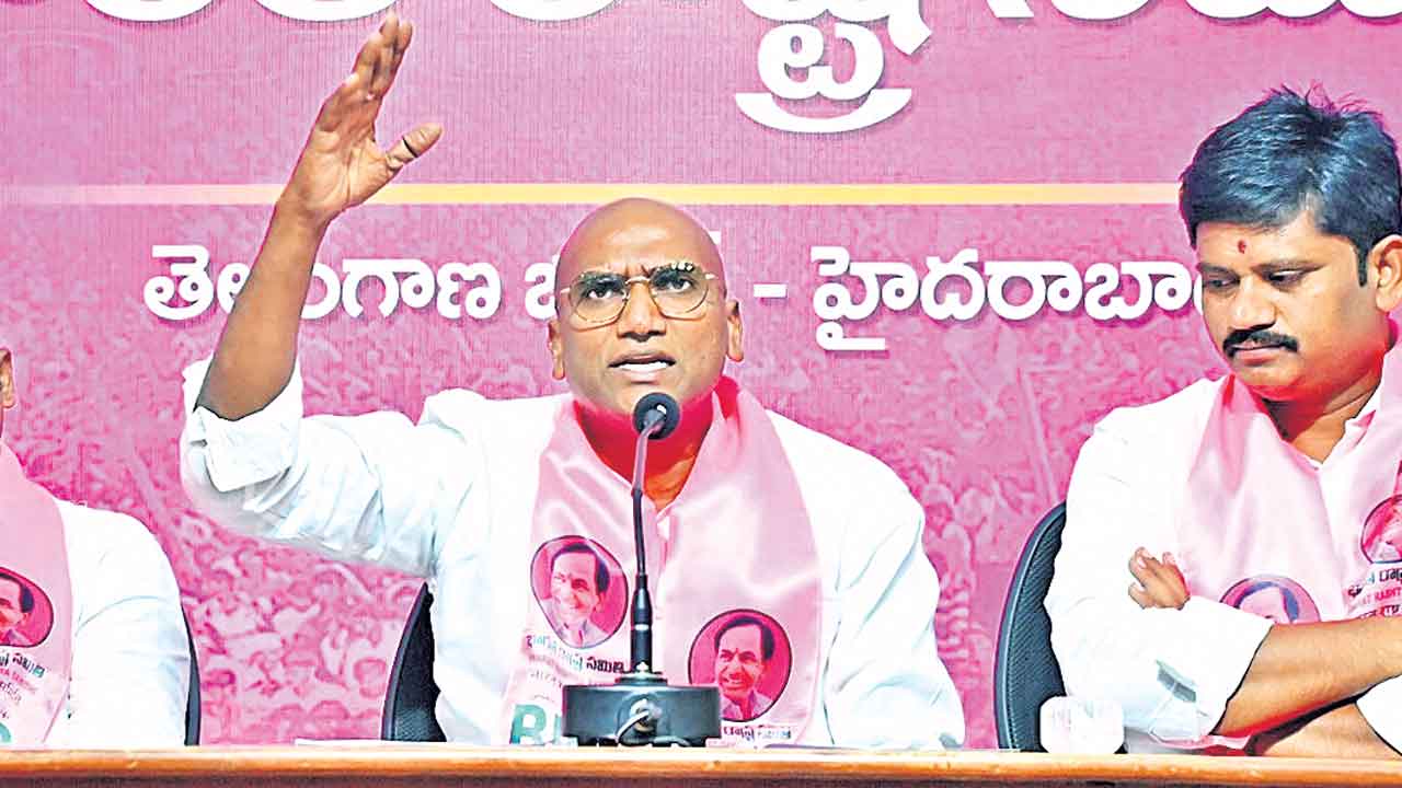 గురుకులాల రద్దుకు సర్కారు కుట్ర