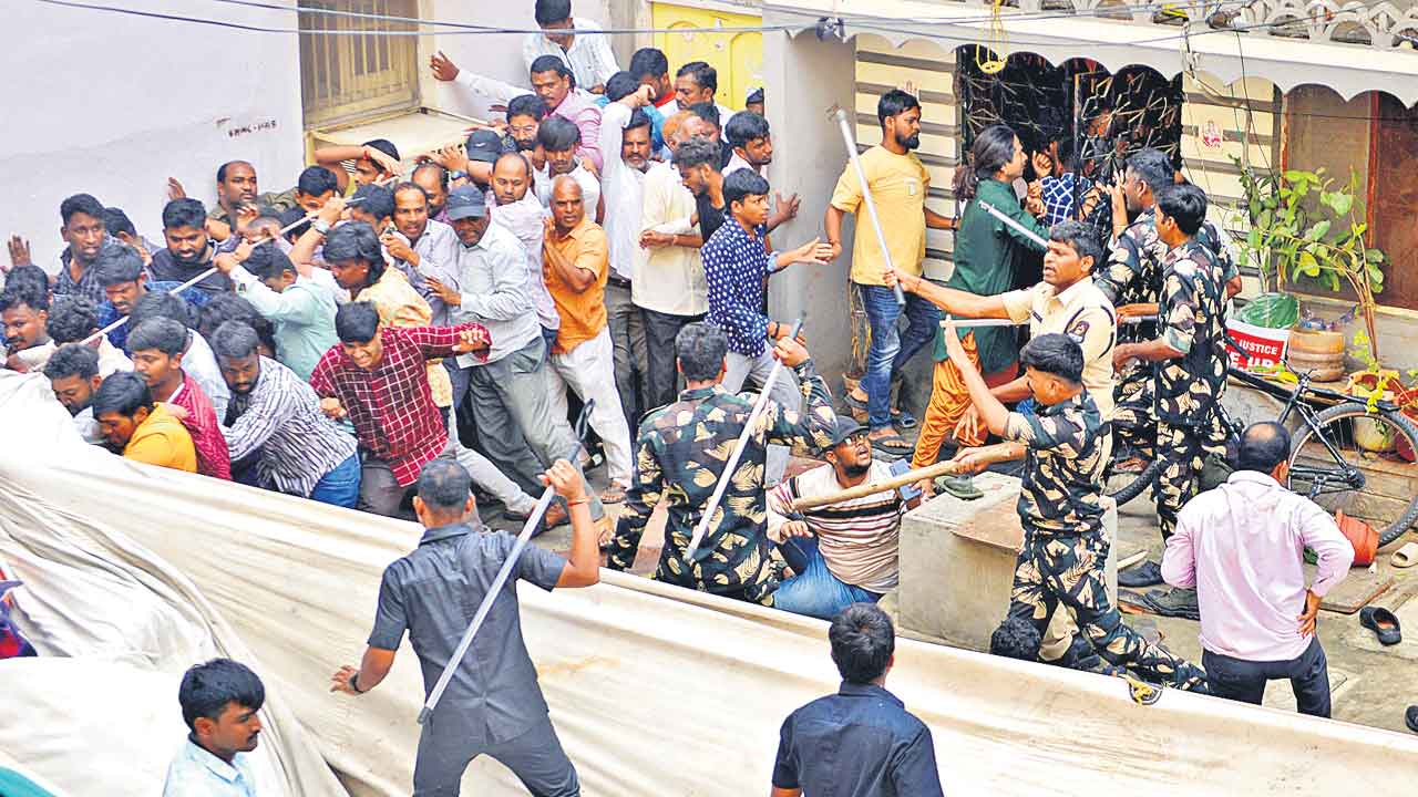 Secunderabad | ముత్యాలమ్మ గుడిపై దాడి.. సికింద్రాబాద్‌ బంద్‌ ఉద్రిక్తం