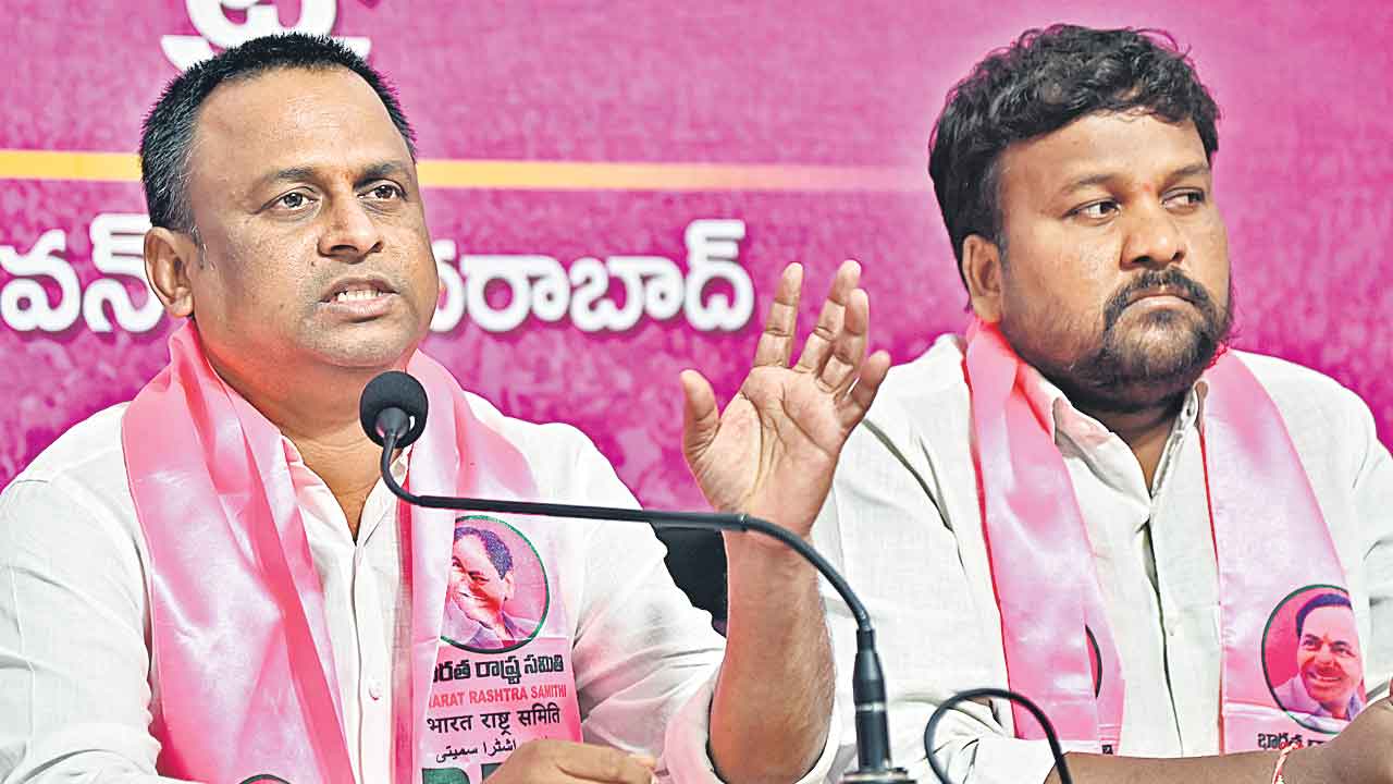 ఫీజు బకాయిలు 6,500 కోట్లు