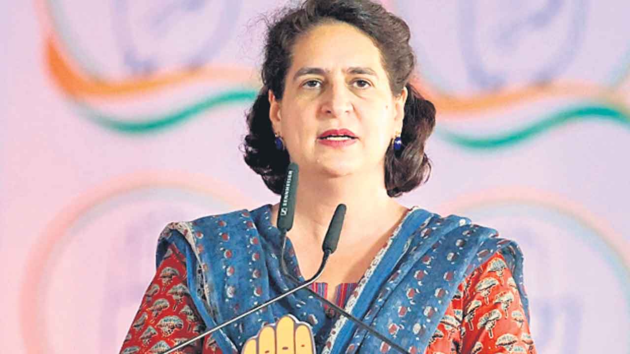 Telangana | కాంగ్రెస్‌పై రగులుతున్న యువత.. వయనాడ్‌లో ప్రియాంక ఓటమే ధ్యేయంగా నిరుద్యోగుల ప్రచారం