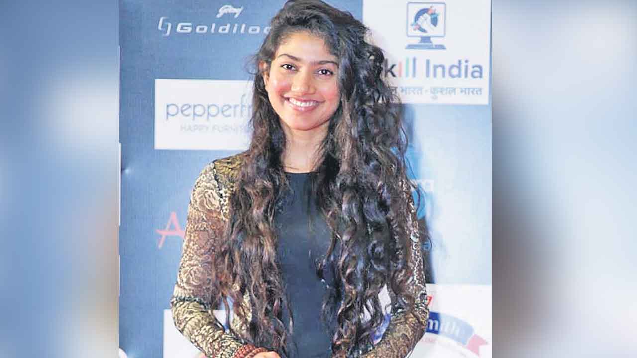 Sai Pallavi | చాలా బాధ పడ్డాను.. ఆ వీడియోను ట్రోల్‌ చేసి నా ఆత్మాభిమానాన్ని దెబ్బతీయాలని చూశారు: సాయిపల్లవి