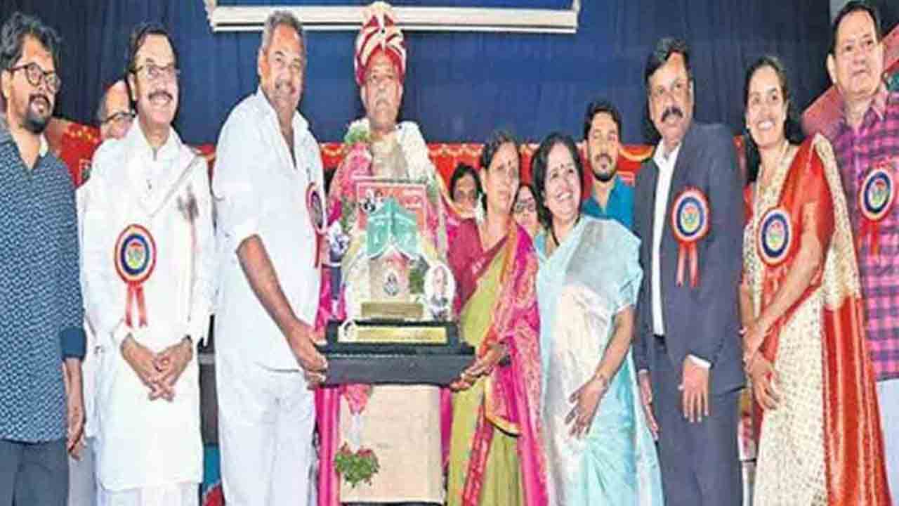 నిజమైన ప్రజాకవి సుద్దాల హనుమంతు