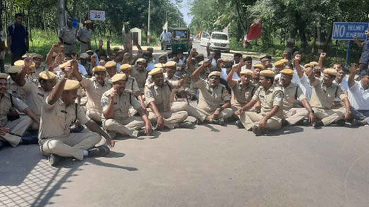 ఏక్‌పోలీసుపై మాటతప్పిన సీఎం