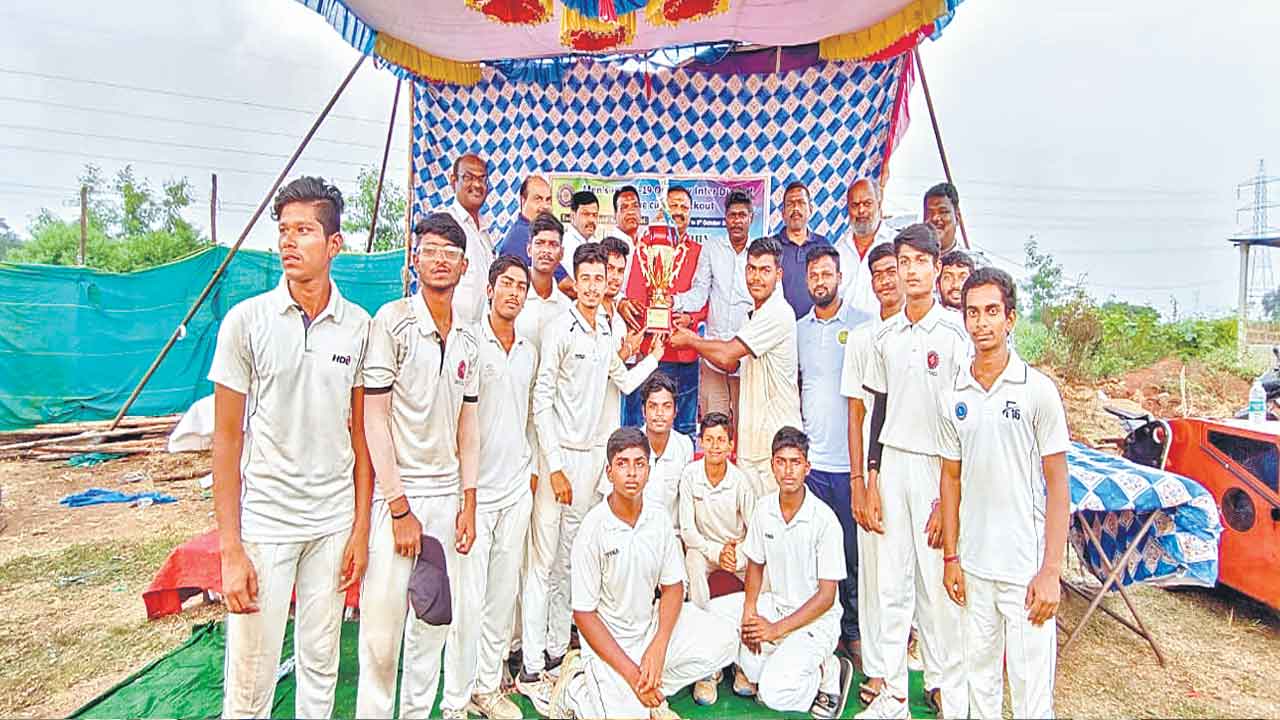 HCA | అండర్‌ -19 క్రికెట్‌ విజేత కరీంనగర్‌.. రన్నరప్‌గా మహబూబ్‌నగర్‌
