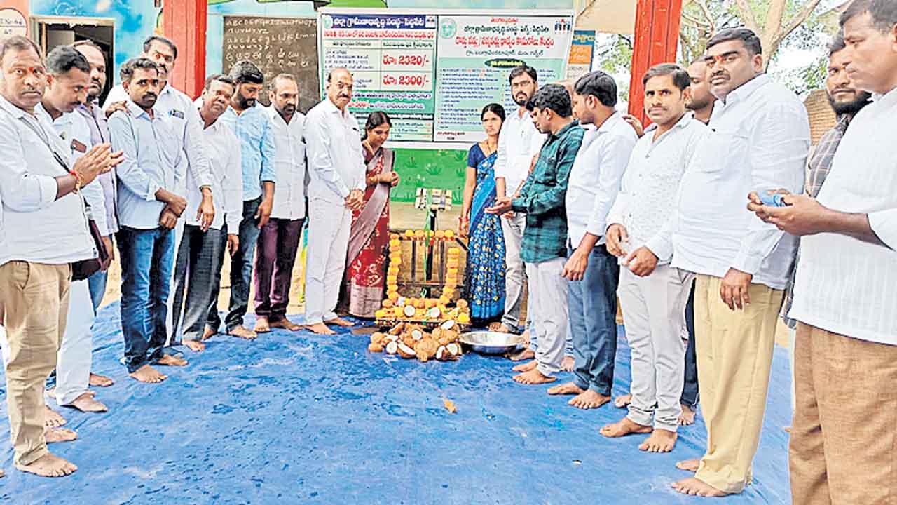 రైతులకు ఇచ్చిన హామీలు నెరవేర్చాలి