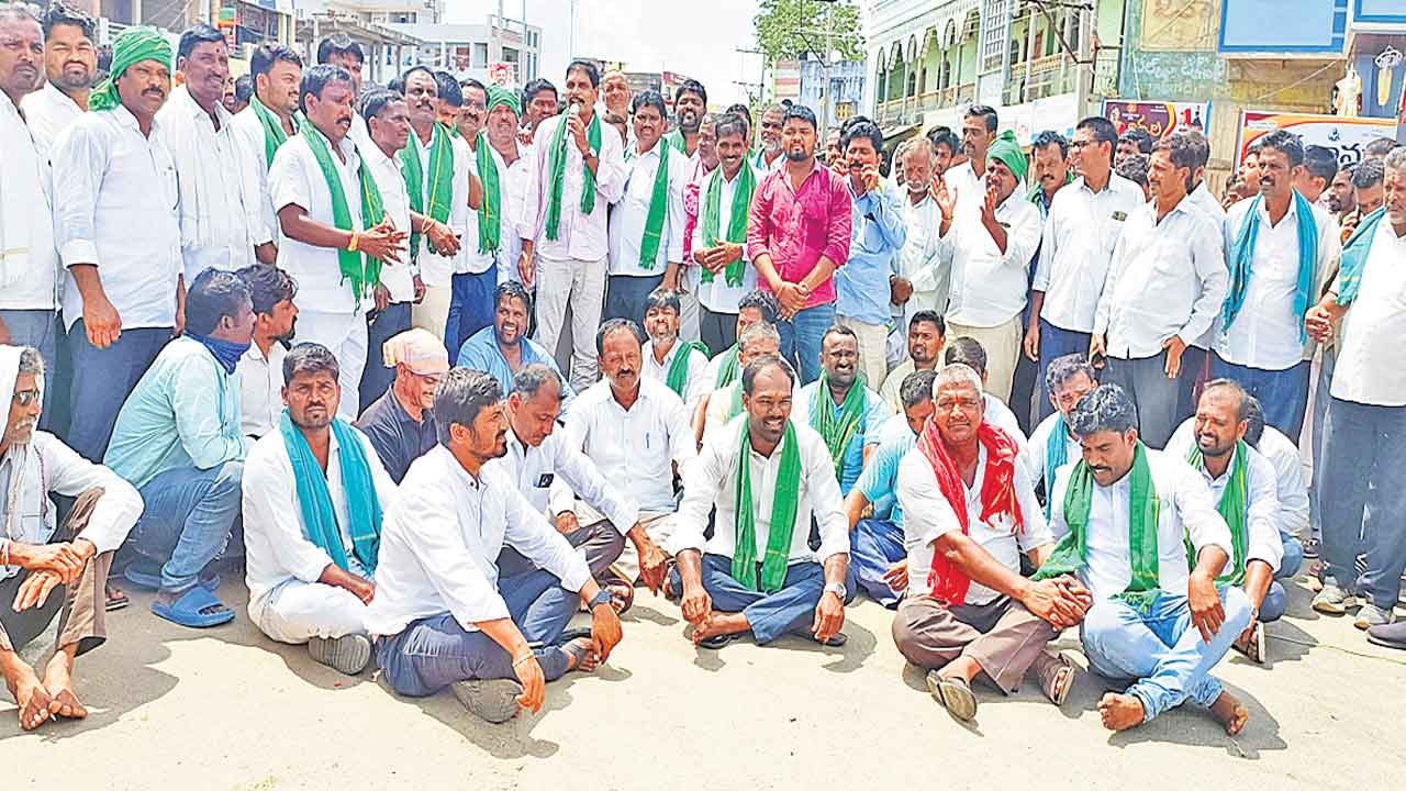 Rythu Bharosa | రబీ వచ్చినా రైతుభరోసాఏదీ?.. వానకాలం ముగిసినా అందని పెట్టుబడి సాయం