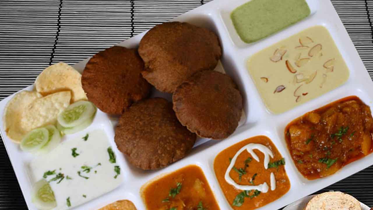 Indian Railways | రైళ్లలో నవరాత్రి స్పెషల్‌ భోజనం.. ప్రయాణికులకు రైల్వే శాఖ గుడ్‌న్యూస్‌