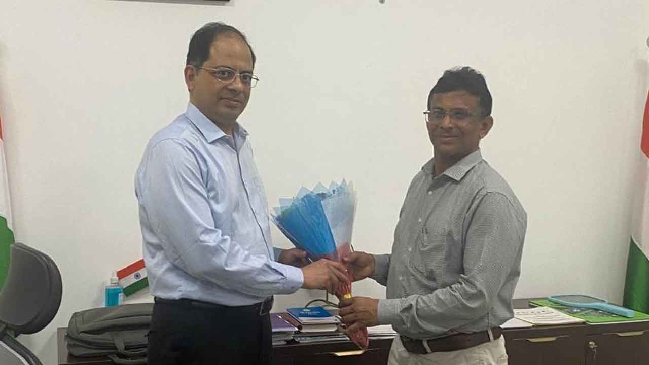 పీయూ వీసీగా శ్రీనివాస్‌ బాధ్యతలు