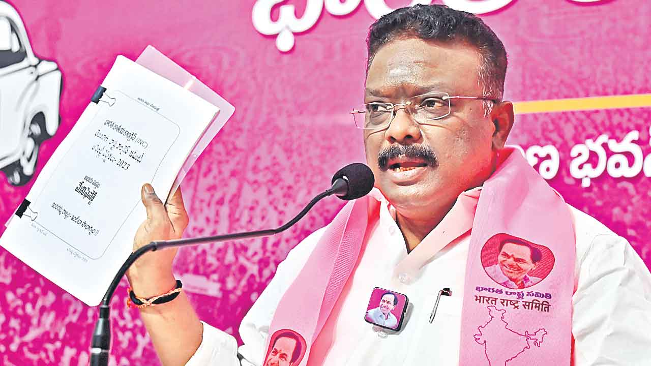 సీఎంది వీధిరౌడీ భాష: దాసోజు శ్రవణ్