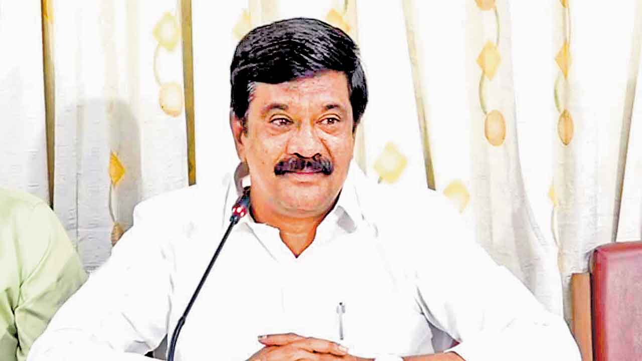 కొండంత కేసీఆర్‌.. రవ్వంత రేవంత్‌