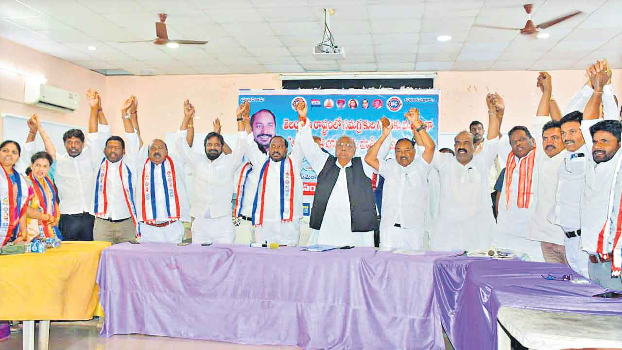 జనాభా ప్రకారం బీసీలకు సీట్లు దక్కాల్సిందే