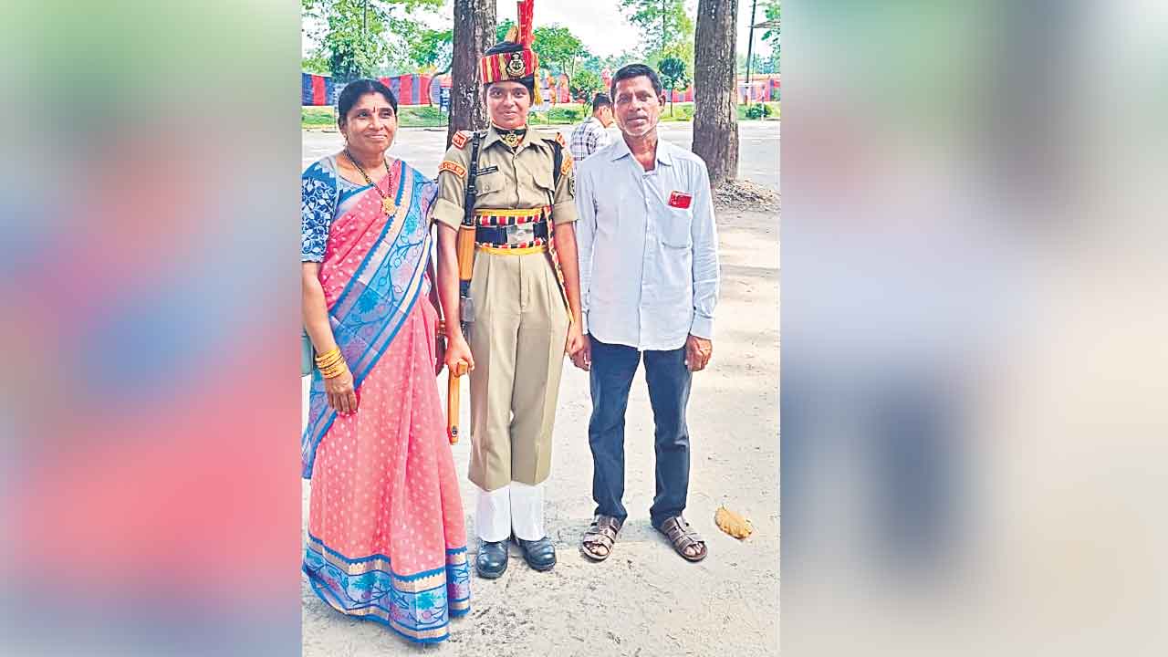 బీఎస్ఎఫ్ సోల్జర్గా గోదావరిఖని యువతి