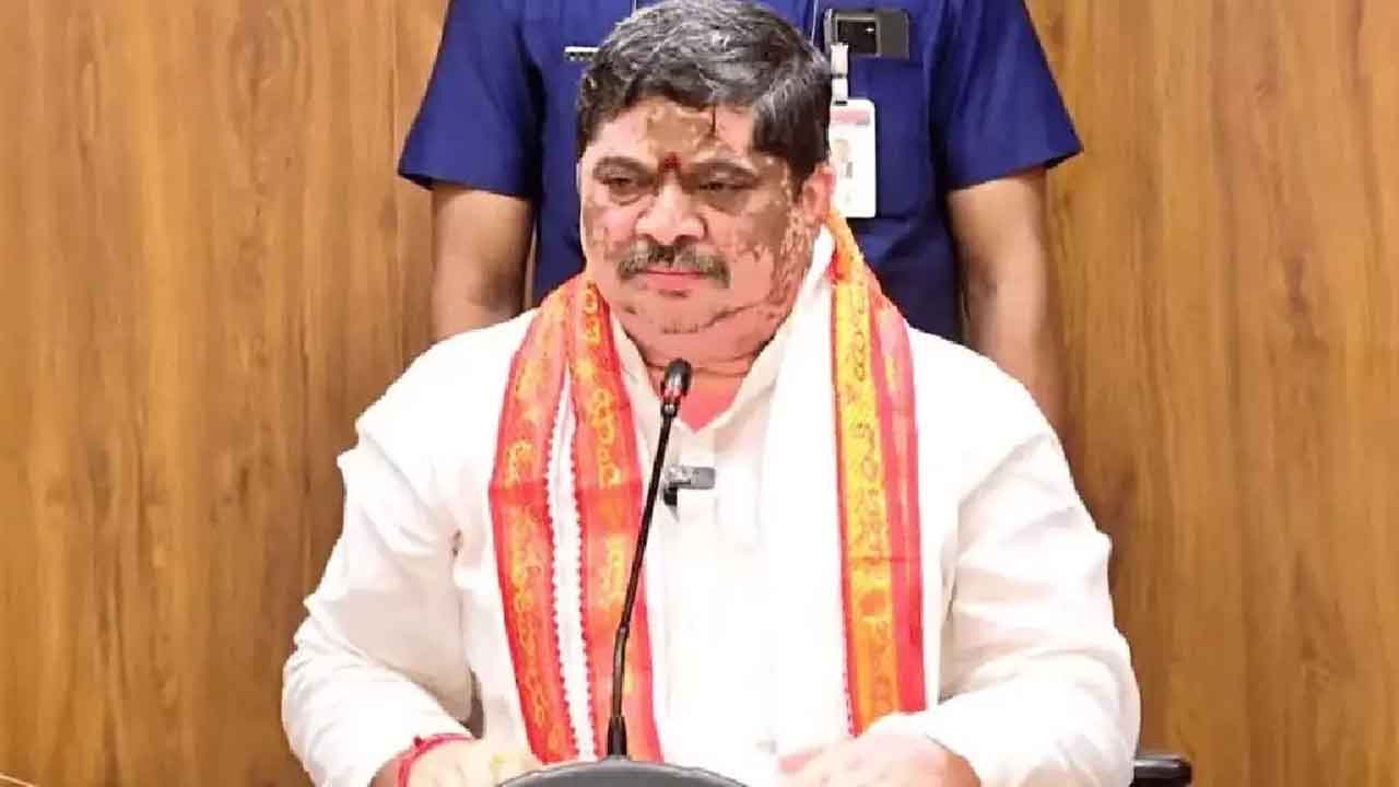 ఉపాధి అవకాశాలు మెరుగుపర్చాలి: మంత్రి పొన్నం